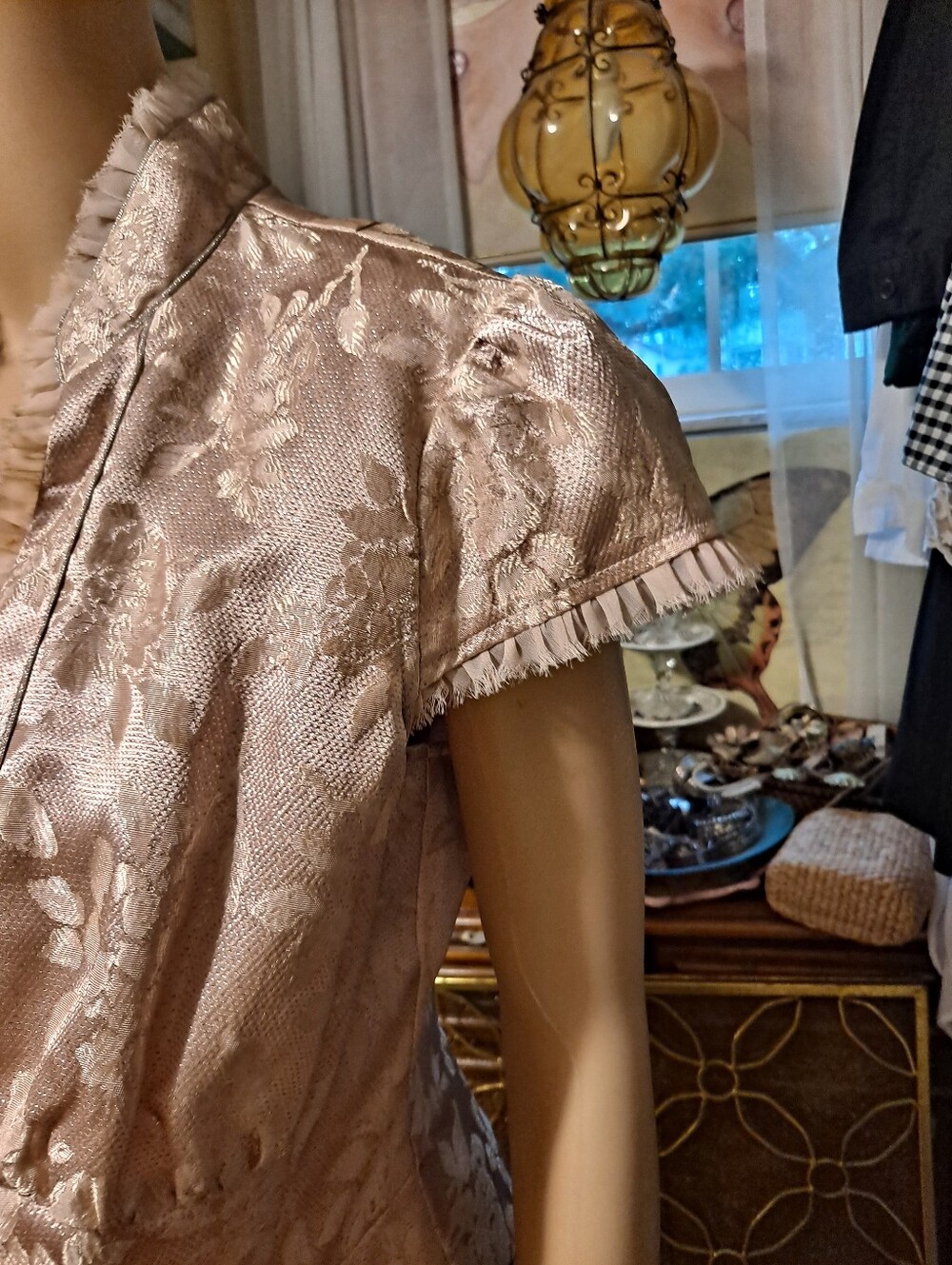 Bisou Bisou Feminine Short Sleeve Lace-Pattern Satin Bolero Jacket in Blush - Picture 5 of 15
